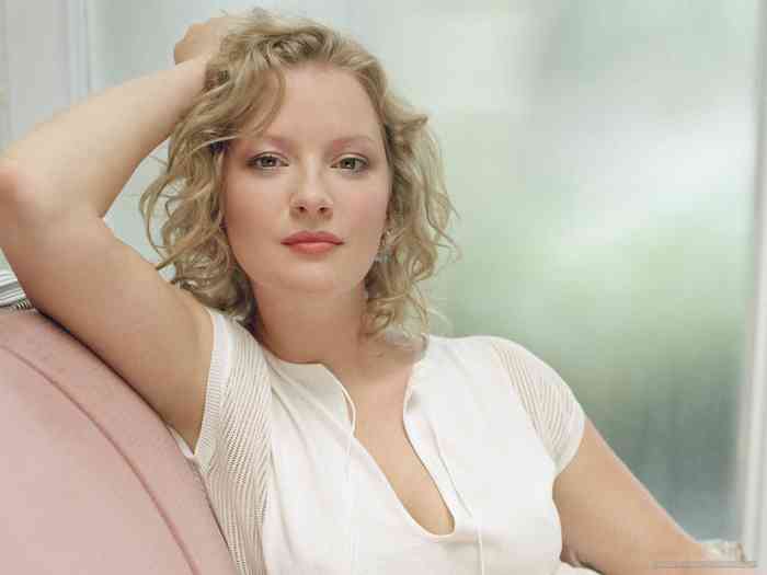 Gretchen Mol Net Worth, Age, Height, Affair, Bio, and More