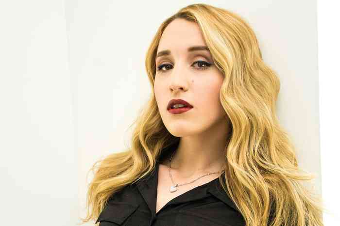 Harley Quinn Smith Net Worth, Age, Height, Affair, Bio, and More