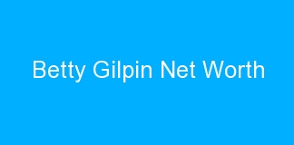 Betty Gilpin Net Worth