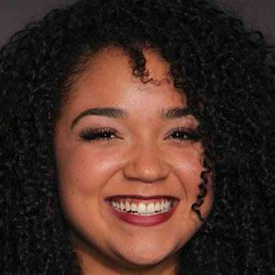 Aisha Dee Pictures