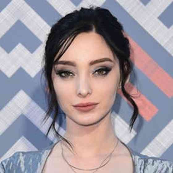 Emma Dumont Age, Height, Net Worth, Affair and More
