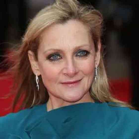 Lesley Sharp Age, Height, Net Worth, Affair, and More