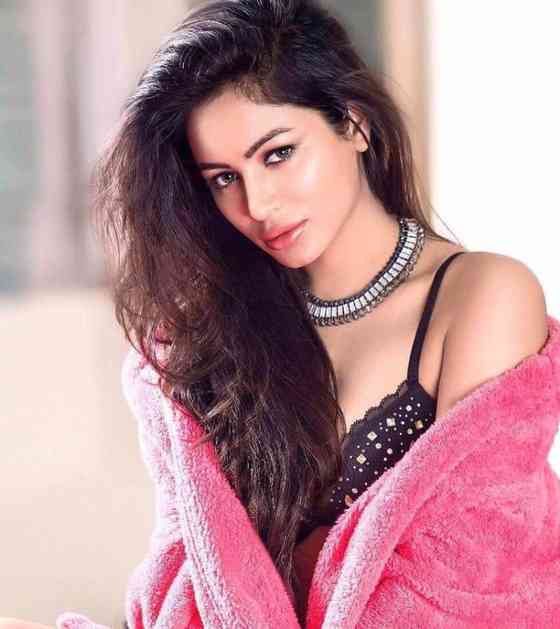 Pooja Bisht Net Worth, Height, Age, and More
