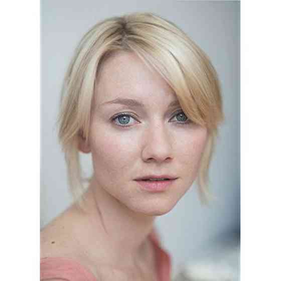 Valorie Curry Pictures