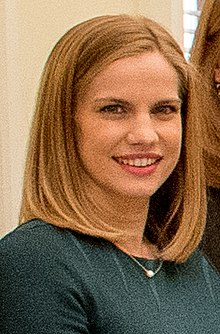 Anna Chlumsky Age, Net Worth, Height, Affair, and More