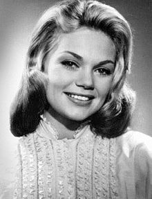 Dyan Cannon Age, Net Worth, Height, Affair, and More