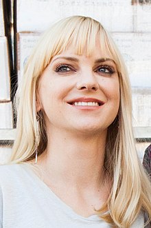 Anna Faris Age, Net Worth, Height, Affair, and More