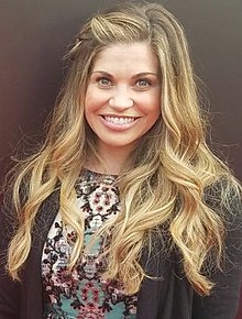 Danielle Fishel Age, Net Worth, Height, Affair, and More