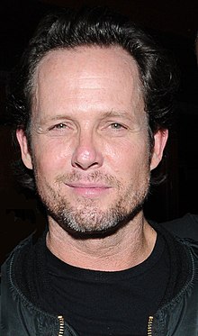 Dean Winters Height, Age, Net Worth, More