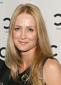 Kelly Rowan Age, Net Worth, Height, Affair, and More